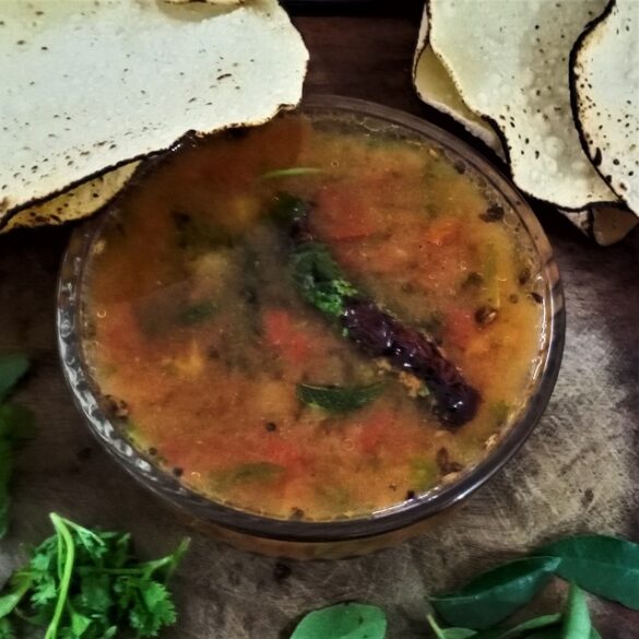 piping_hot_tomato_pepper_rasam_adugeprapancha.jpg